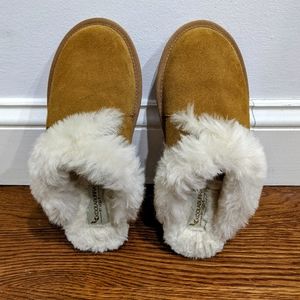 navy blue ugg slippers